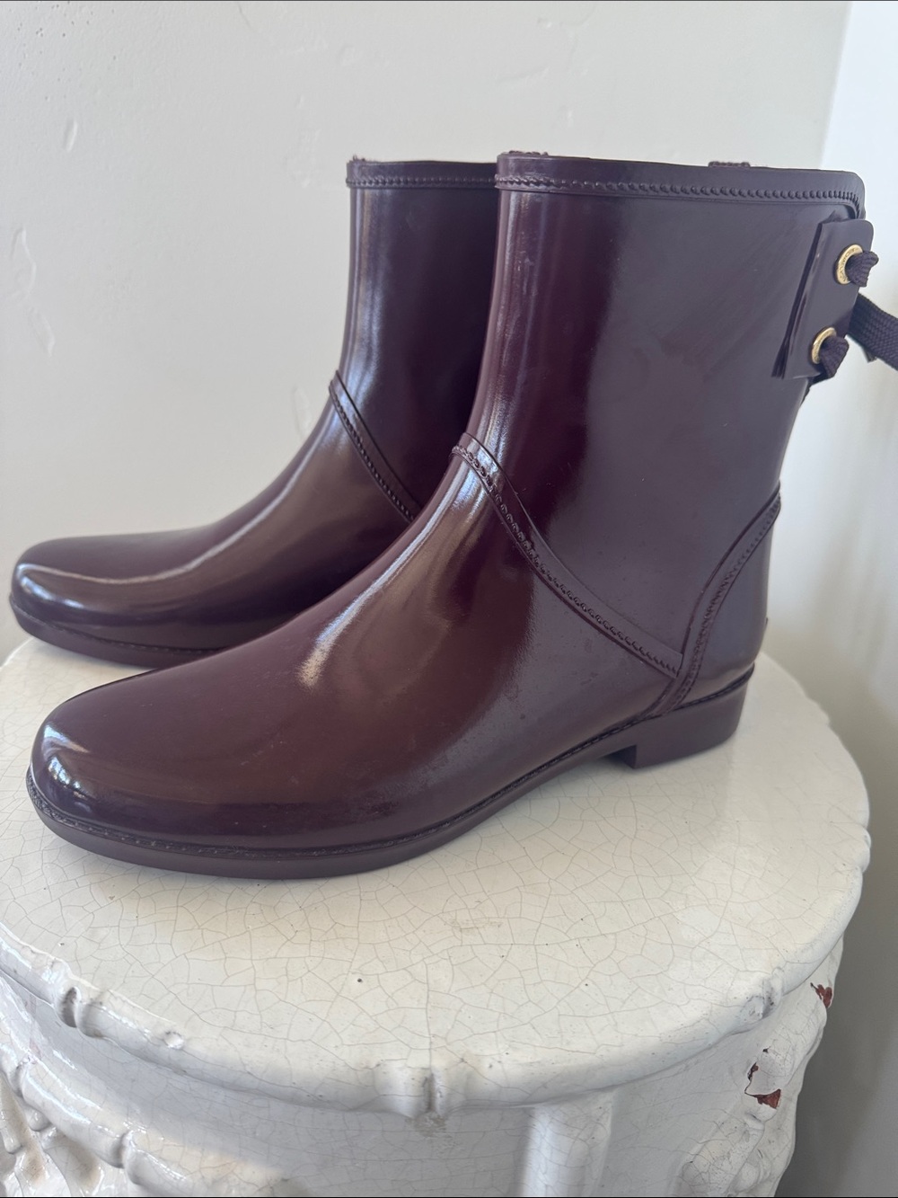 Michael Kors Women’s Deep Plum Lace-Up Glossy Rubber Ankle Rain Boots Size 9 EUC - Picture 2 of 13